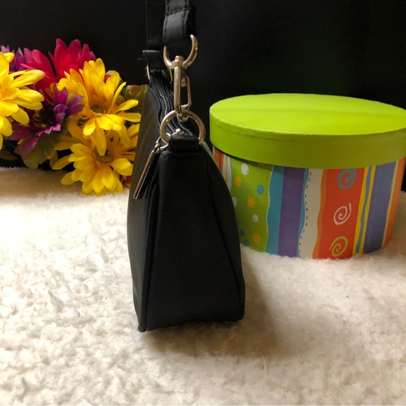 Disney Authentic Beautiful Eeyore Small Black 3-1 Wristlet, Shoulder & Handbag - Picture 9 of 13